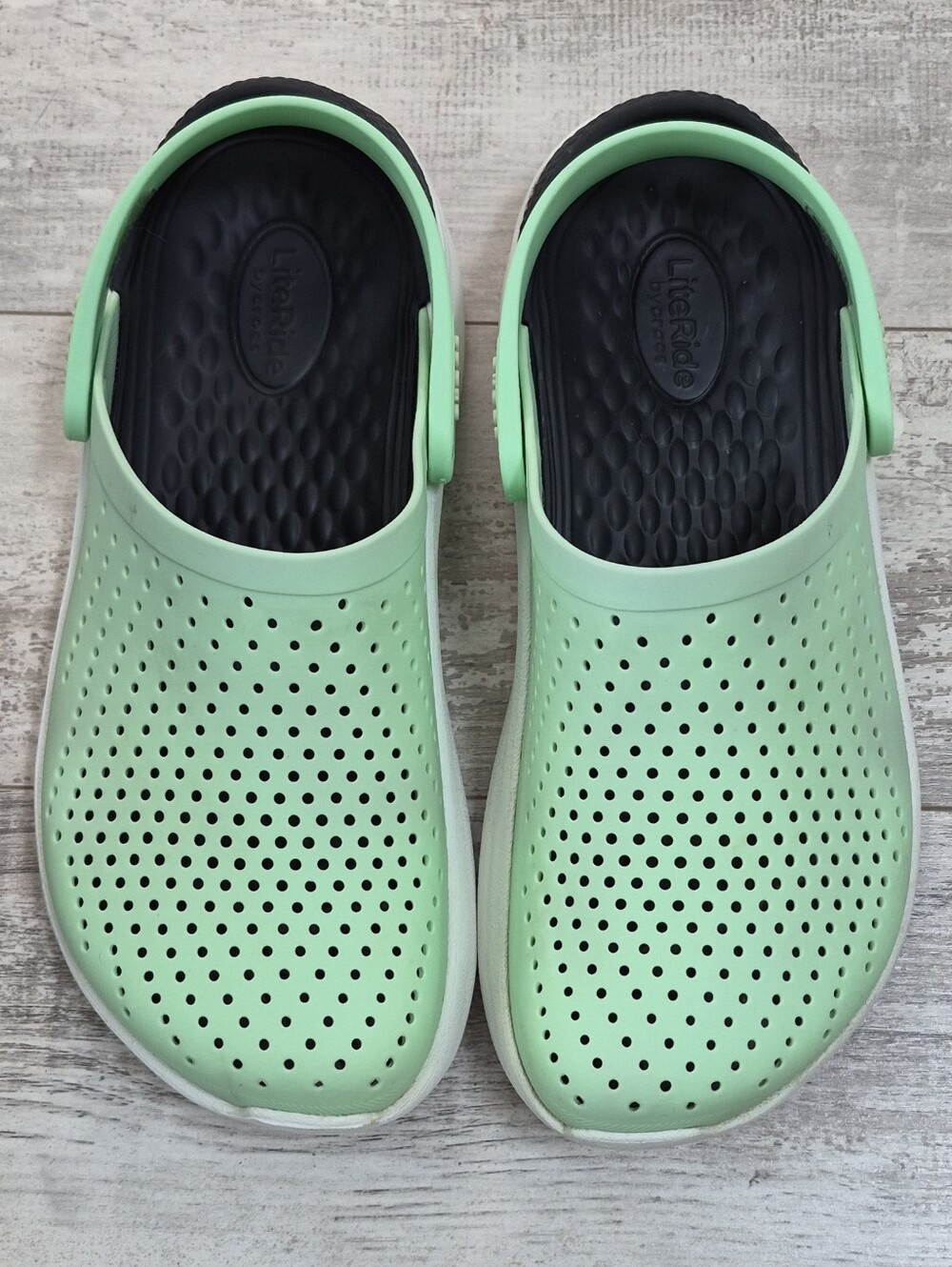Crocs Unisex Lite Ride Clogs Green